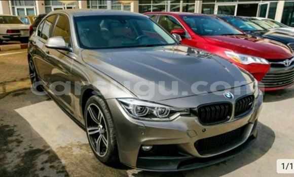 Acheter Neuf Voiture BMW 3-Series Gris à Ouagadougou au Burkina-Faso Acheter Neuf Voiture BMW 3-Series Gris à Ouagadougou au Burkina-Faso