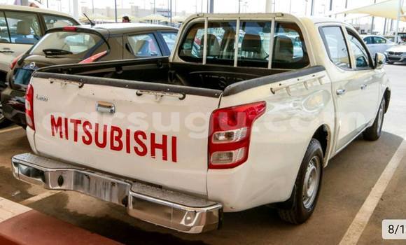Acheter Neuf Voiture Mitsubishi L200 Noir à Ouagadougou, Burkina-Faso Acheter Neuf Voiture Mitsubishi L200 Noir à Ouagadougou, Burkina-Faso