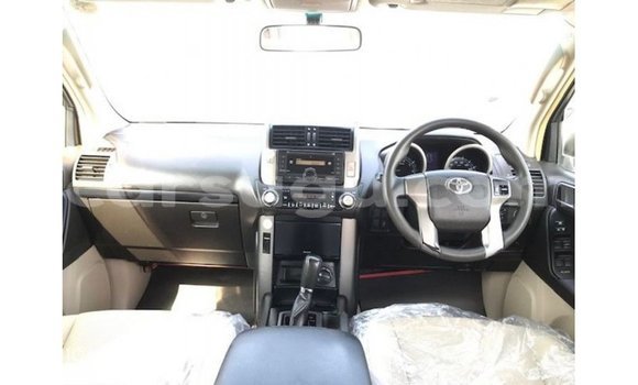 Sayi Imported Toyota Prado White Mota in Import - Dubai a Burkina Faso Sayi Imported Toyota Prado White Mota in Import - Dubai a Burkina Faso