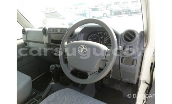 Sayi Imported Toyota Land Cruiser White Mota in Import - Dubai a Burkina Faso Sayi Imported Toyota Land Cruiser White Mota in Import - Dubai a Burkina Faso