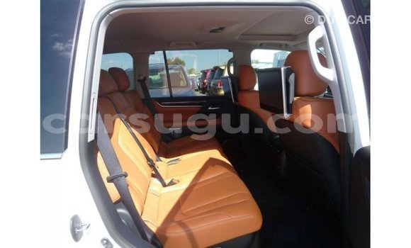 Sayi Imported Lexus LX White Mota in Import - Dubai a Burkina Faso Sayi Imported Lexus LX White Mota in Import - Dubai a Burkina Faso