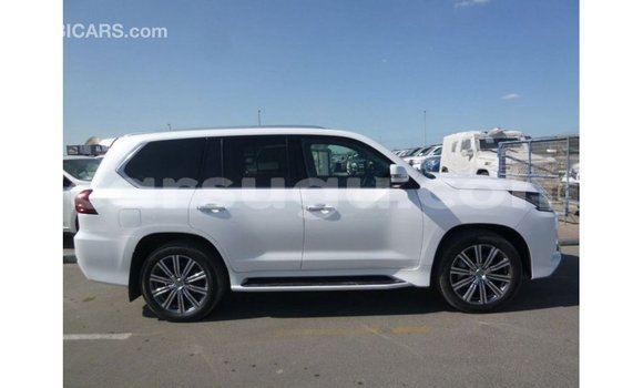Sayi Imported Lexus LX White Mota in Import - Dubai a Burkina Faso Sayi Imported Lexus LX White Mota in Import - Dubai a Burkina Faso