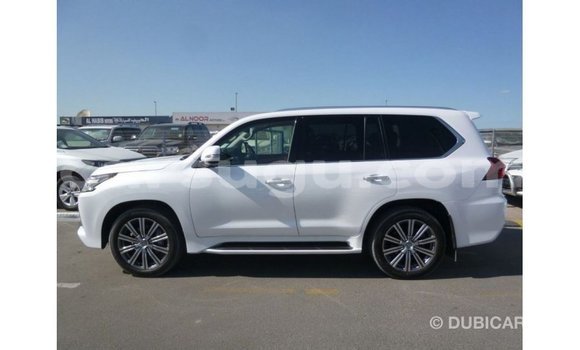 Sayi Imported Lexus LX White Mota in Import - Dubai a Burkina Faso Sayi Imported Lexus LX White Mota in Import - Dubai a Burkina Faso