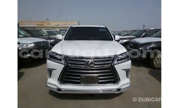 Sayi Imported Lexus LX White Mota in Import - Dubai a Burkina Faso Sayi Imported Lexus LX White Mota in Import - Dubai a Burkina Faso