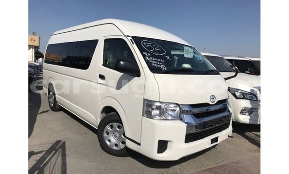 Sayi Imported Toyota Hiace White Mota in Import - Dubai a Burkina Faso Sayi Imported Toyota Hiace White Mota in Import - Dubai a Burkina Faso