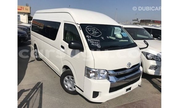 Sayi Imported Toyota Hiace White Mota in Import - Dubai a Burkina Faso Sayi Imported Toyota Hiace White Mota in Import - Dubai a Burkina Faso