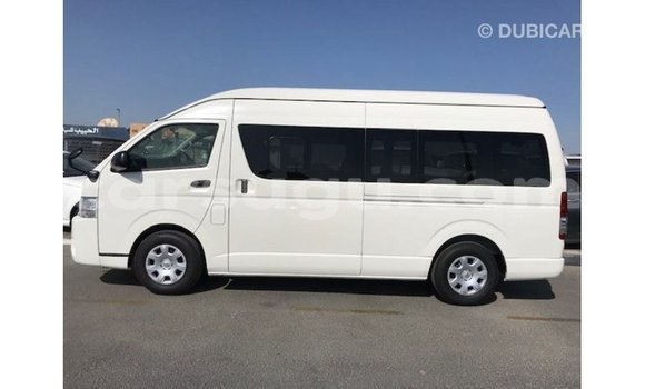 Sayi Imported Toyota Hiace White Mota in Import - Dubai a Burkina Faso Sayi Imported Toyota Hiace White Mota in Import - Dubai a Burkina Faso