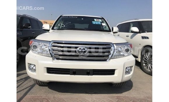 Buy Import Toyota Land Cruiser White Car in Import - Dubai in Burkina Faso Buy Import Toyota Land Cruiser White Car in Import - Dubai in Burkina Faso