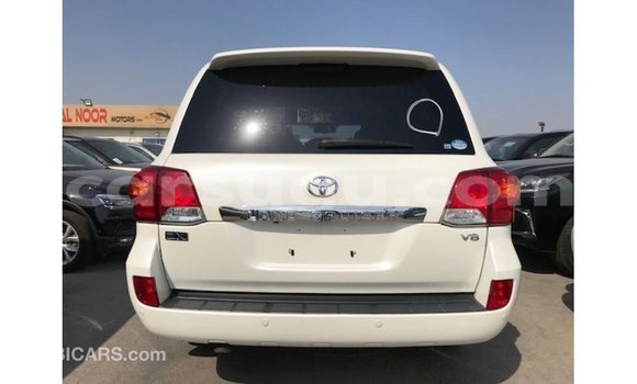 Buy Import Toyota Land Cruiser White Car in Import - Dubai in Burkina Faso Buy Import Toyota Land Cruiser White Car in Import - Dubai in Burkina Faso