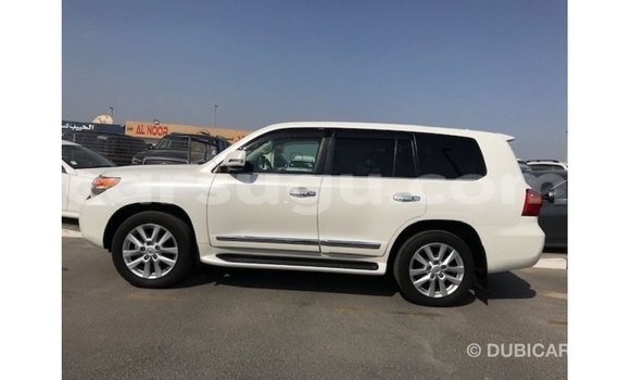 Buy Import Toyota Land Cruiser White Car in Import - Dubai in Burkina Faso Buy Import Toyota Land Cruiser White Car in Import - Dubai in Burkina Faso