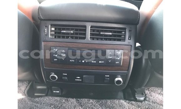 Sayi Imported Toyota Land Cruiser White Mota in Import - Dubai a Burkina Faso Sayi Imported Toyota Land Cruiser White Mota in Import - Dubai a Burkina Faso