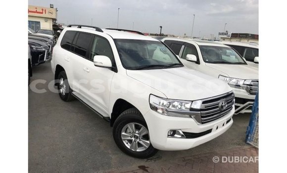 Sayi Imported Toyota Land Cruiser White Mota in Import - Dubai a Burkina Faso Sayi Imported Toyota Land Cruiser White Mota in Import - Dubai a Burkina Faso