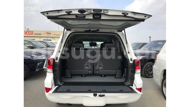 Big with watermark toyota land cruiser burkina faso import dubai 5749