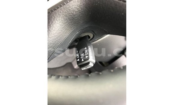 Sayi Imported Toyota Land Cruiser White Mota in Import - Dubai a Burkina Faso Sayi Imported Toyota Land Cruiser White Mota in Import - Dubai a Burkina Faso