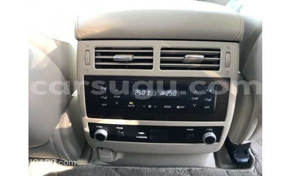 Sayi Imported Toyota Land Cruiser White Mota in Import - Dubai a Burkina Faso Sayi Imported Toyota Land Cruiser White Mota in Import - Dubai a Burkina Faso