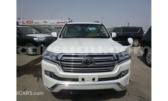 Acheter Import Voiture Toyota Land Cruiser Blanc à Import - Dubai, Burkina-Faso Acheter Import Voiture Toyota Land Cruiser Blanc à Import - Dubai, Burkina-Faso