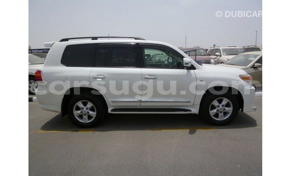 Sayi Imported Toyota Land Cruiser White Mota in Import - Dubai a Burkina Faso Sayi Imported Toyota Land Cruiser White Mota in Import - Dubai a Burkina Faso