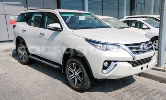 Acheter Neuf Voiture Toyota Fortuner Noir à Ouagadougou, Burkina-Faso Acheter Neuf Voiture Toyota Fortuner Noir à Ouagadougou, Burkina-Faso