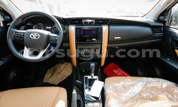 Acheter Neuf Voiture Toyota Fortuner Noir à Ouagadougou, Burkina-Faso Acheter Neuf Voiture Toyota Fortuner Noir à Ouagadougou, Burkina-Faso