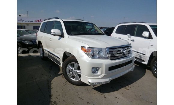 Sayi Imported Toyota Land Cruiser White Mota in Import - Dubai a Burkina Faso Sayi Imported Toyota Land Cruiser White Mota in Import - Dubai a Burkina Faso