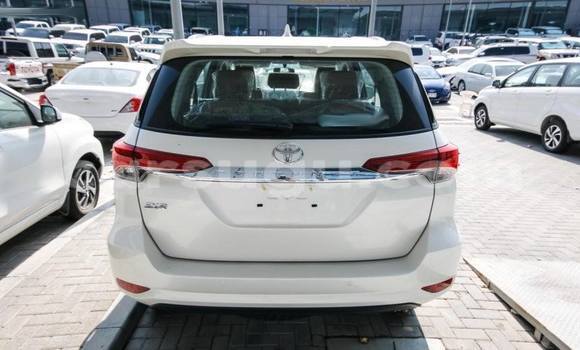 Acheter Neuf Voiture Toyota Fortuner Noir à Ouagadougou, Burkina-Faso Acheter Neuf Voiture Toyota Fortuner Noir à Ouagadougou, Burkina-Faso