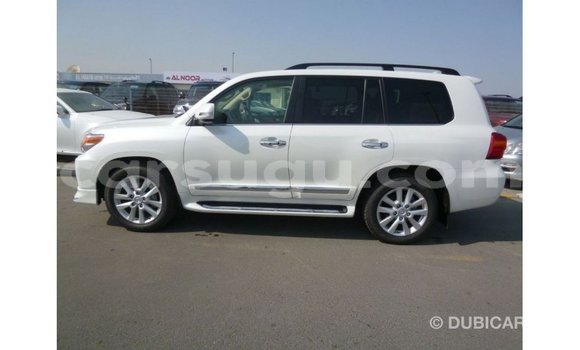 Sayi Imported Toyota Land Cruiser White Mota in Import - Dubai a Burkina Faso Sayi Imported Toyota Land Cruiser White Mota in Import - Dubai a Burkina Faso