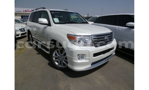 Sayi Imported Toyota Land Cruiser White Mota in Import - Dubai a Burkina Faso Sayi Imported Toyota Land Cruiser White Mota in Import - Dubai a Burkina Faso