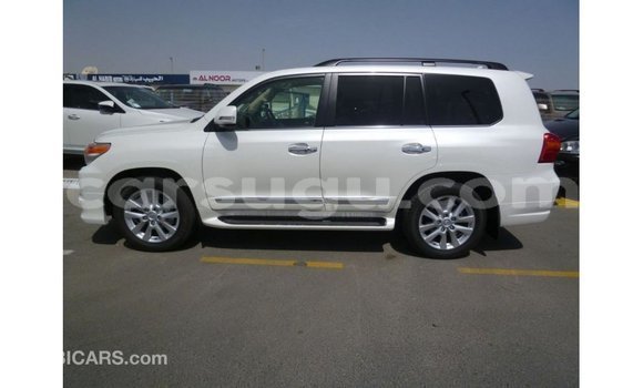 Sayi Imported Toyota Land Cruiser White Mota in Import - Dubai a Burkina Faso Sayi Imported Toyota Land Cruiser White Mota in Import - Dubai a Burkina Faso