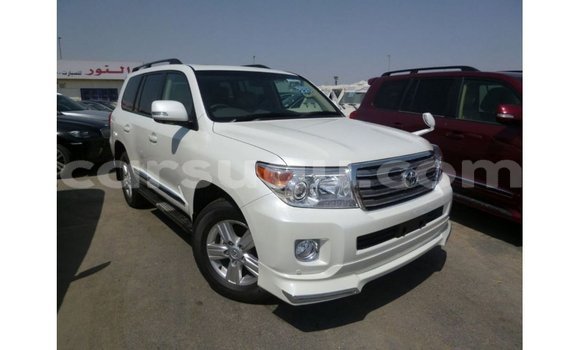 Sayi Imported Toyota Land Cruiser White Mota in Import - Dubai a Burkina Faso Sayi Imported Toyota Land Cruiser White Mota in Import - Dubai a Burkina Faso