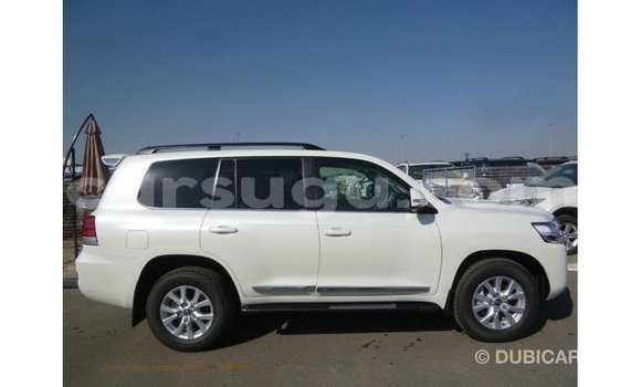 Acheter Import Voiture Toyota Land Cruiser Blanc à Import - Dubai, Burkina-Faso Acheter Import Voiture Toyota Land Cruiser Blanc à Import - Dubai, Burkina-Faso