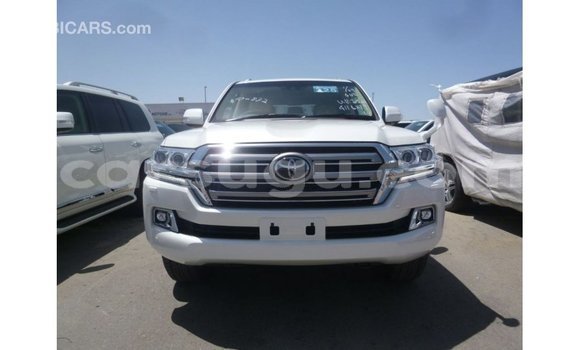 Acheter Import Voiture Toyota Land Cruiser Blanc à Import - Dubai, Burkina-Faso Acheter Import Voiture Toyota Land Cruiser Blanc à Import - Dubai, Burkina-Faso