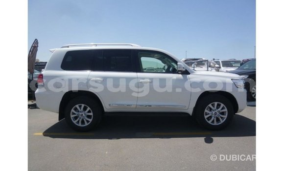 Acheter Import Voiture Toyota Land Cruiser Blanc à Import - Dubai, Burkina-Faso Acheter Import Voiture Toyota Land Cruiser Blanc à Import - Dubai, Burkina-Faso