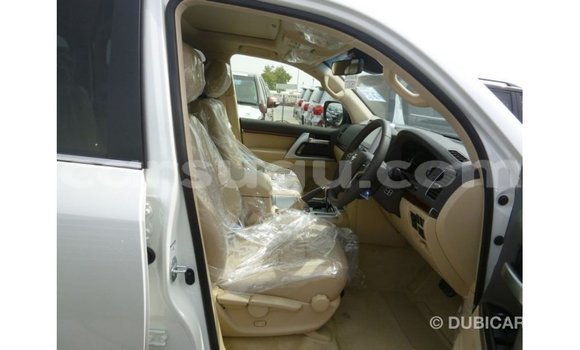 Buy Import Toyota Land Cruiser White Car in Import - Dubai in Burkina Faso Buy Import Toyota Land Cruiser White Car in Import - Dubai in Burkina Faso