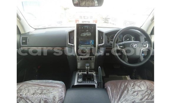 Buy Import Toyota Land Cruiser White Car in Import - Dubai in Burkina Faso Buy Import Toyota Land Cruiser White Car in Import - Dubai in Burkina Faso