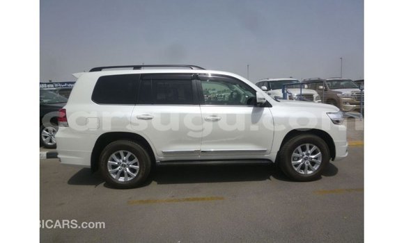Buy Import Toyota Land Cruiser White Car in Import - Dubai in Burkina Faso Buy Import Toyota Land Cruiser White Car in Import - Dubai in Burkina Faso