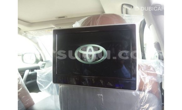 Buy Import Toyota Land Cruiser White Car in Import - Dubai in Burkina Faso Buy Import Toyota Land Cruiser White Car in Import - Dubai in Burkina Faso