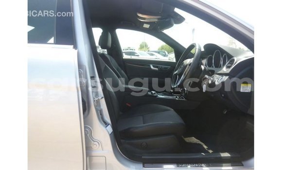 Sayi Imported Mercedes-Benz 200 Sauran Mota in Import - Dubai a Burkina Faso Sayi Imported Mercedes-Benz 200 Sauran Mota in Import - Dubai a Burkina Faso