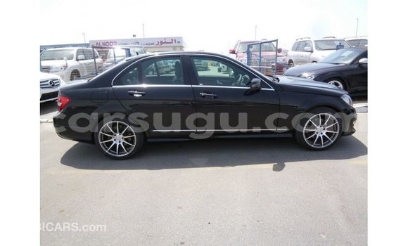 Sayi Imported Mercedes-Benz 200 Black Mota in Import - Dubai a Burkina Faso Sayi Imported Mercedes-Benz 200 Black Mota in Import - Dubai a Burkina Faso