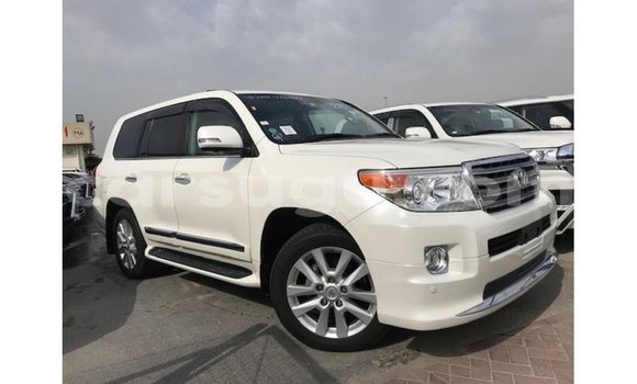 Sayi Imported Toyota Land Cruiser White Mota in Import - Dubai a Burkina Faso Sayi Imported Toyota Land Cruiser White Mota in Import - Dubai a Burkina Faso