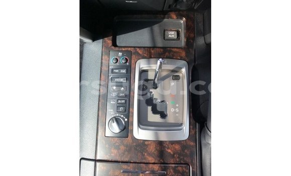 Sayi Imported Toyota Land Cruiser White Mota in Import - Dubai a Burkina Faso Sayi Imported Toyota Land Cruiser White Mota in Import - Dubai a Burkina Faso