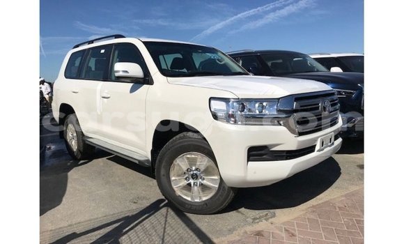 Sayi Imported Toyota Land Cruiser White Mota in Import - Dubai a Burkina Faso Sayi Imported Toyota Land Cruiser White Mota in Import - Dubai a Burkina Faso
