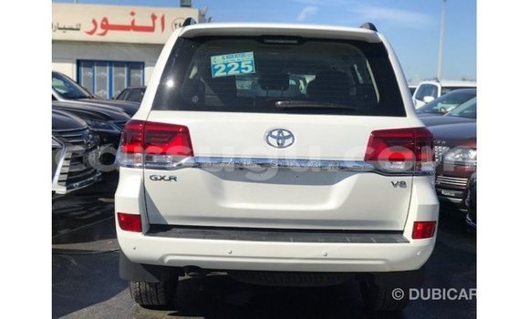 Sayi Imported Toyota Land Cruiser White Mota in Import - Dubai a Burkina Faso Sayi Imported Toyota Land Cruiser White Mota in Import - Dubai a Burkina Faso