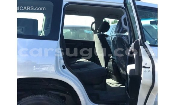 Sayi Imported Toyota Land Cruiser White Mota in Import - Dubai a Burkina Faso Sayi Imported Toyota Land Cruiser White Mota in Import - Dubai a Burkina Faso