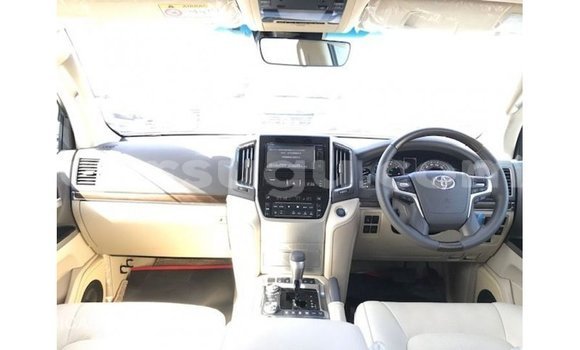 Buy Import Toyota Land Cruiser White Car in Import - Dubai in Burkina Faso Buy Import Toyota Land Cruiser White Car in Import - Dubai in Burkina Faso