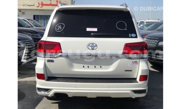 Buy Import Toyota Land Cruiser White Car in Import - Dubai in Burkina Faso Buy Import Toyota Land Cruiser White Car in Import - Dubai in Burkina Faso
