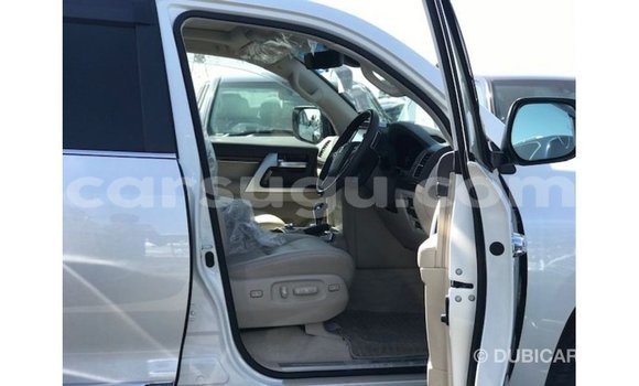 Buy Import Toyota Land Cruiser White Car in Import - Dubai in Burkina Faso Buy Import Toyota Land Cruiser White Car in Import - Dubai in Burkina Faso