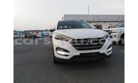 Acheter Import Voiture Hyundai Tucson Blanc à Import - Dubai, Burkina-Faso Acheter Import Voiture Hyundai Tucson Blanc à Import - Dubai, Burkina-Faso
