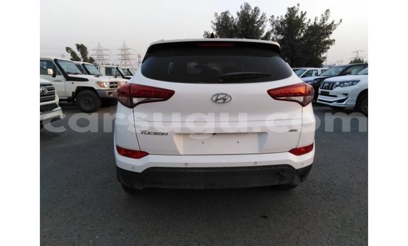 Acheter Import Voiture Hyundai Tucson Blanc à Import - Dubai, Burkina-Faso Acheter Import Voiture Hyundai Tucson Blanc à Import - Dubai, Burkina-Faso