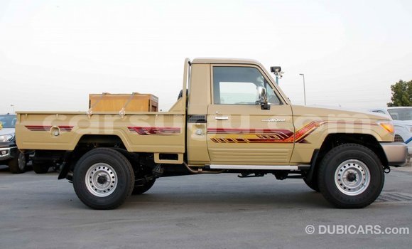 Acheter Import Voiture Toyota Land Cruiser Beige à Import - Dubai, Burkina-Faso Acheter Import Voiture Toyota Land Cruiser Beige à Import - Dubai, Burkina-Faso