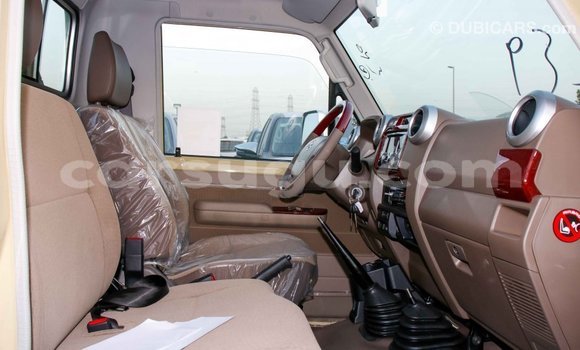 Acheter Import Voiture Toyota Land Cruiser Beige à Import - Dubai, Burkina-Faso Acheter Import Voiture Toyota Land Cruiser Beige à Import - Dubai, Burkina-Faso